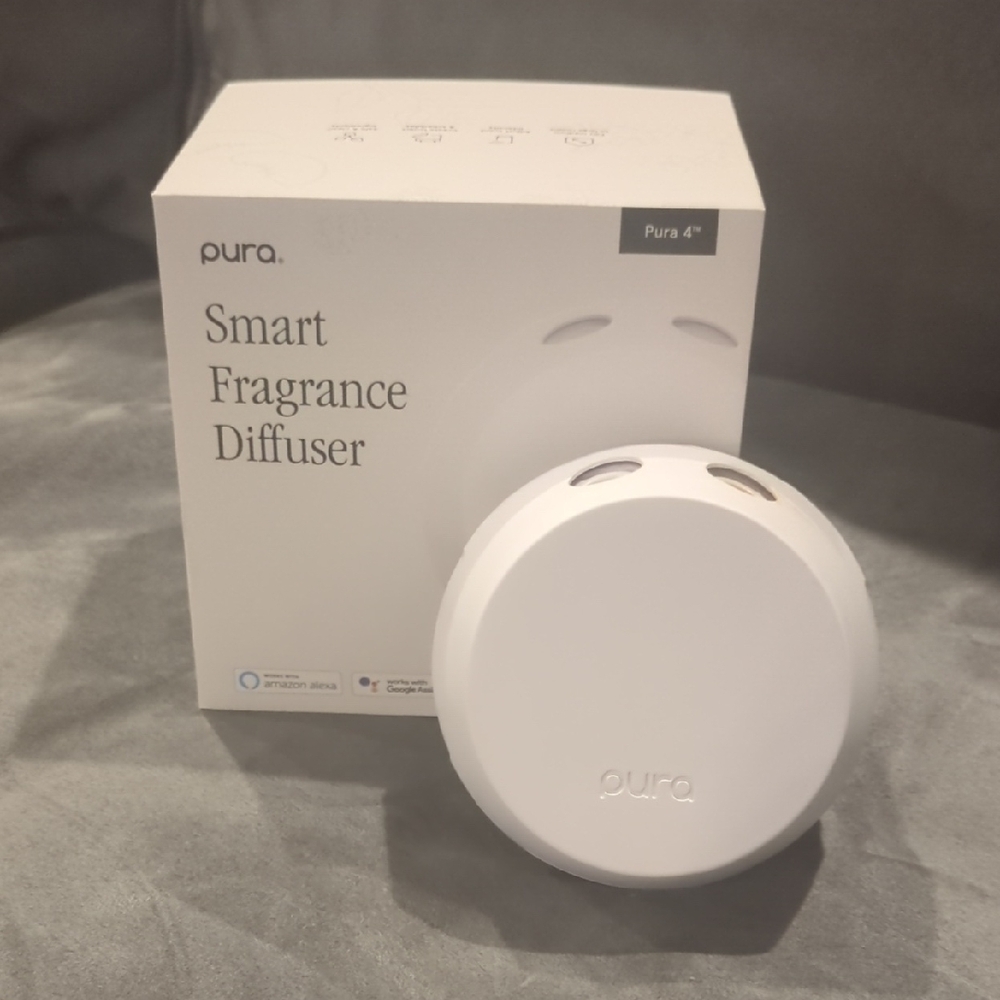 Pura White Smart Fragrance Diffuser